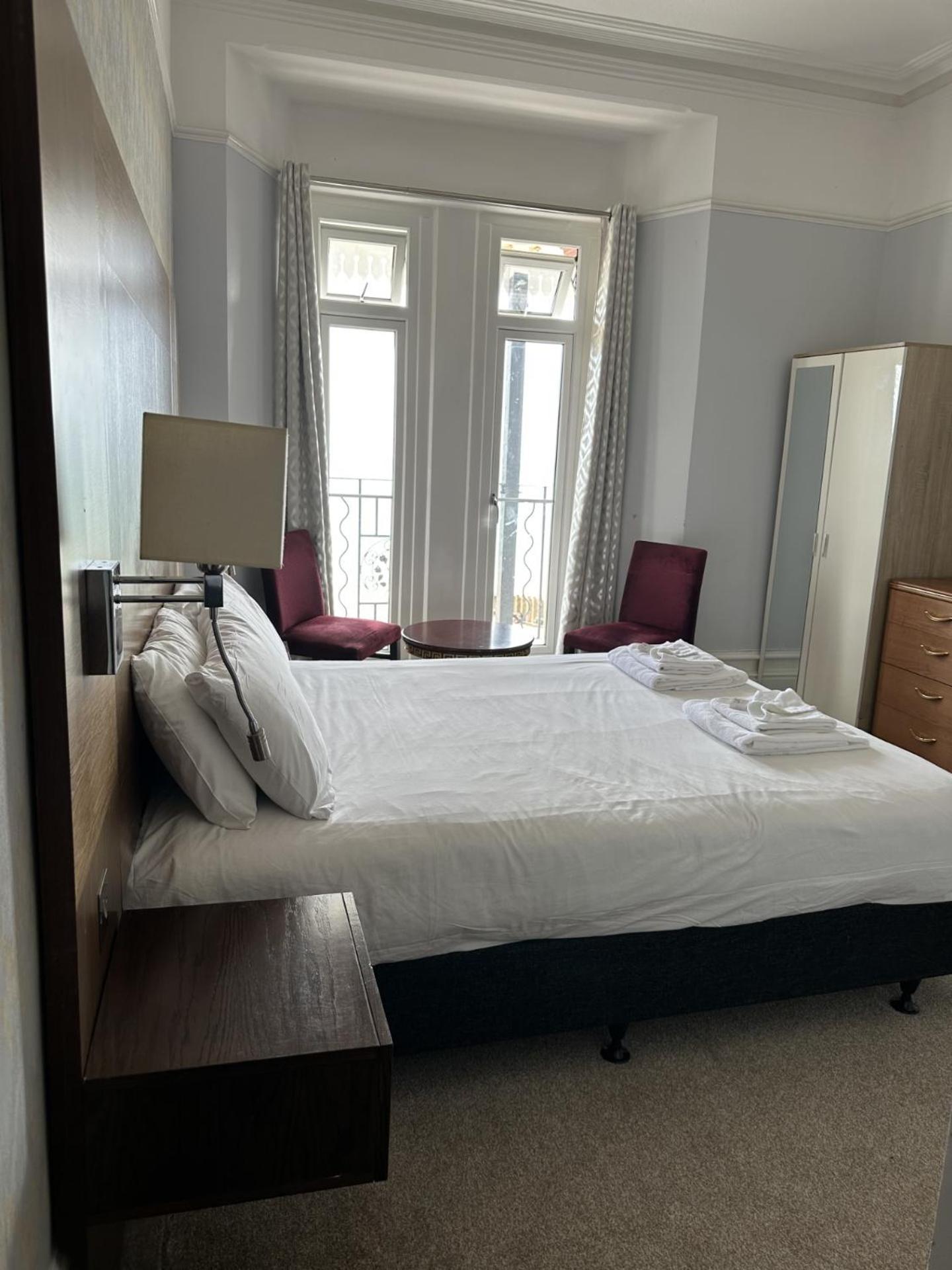 Glastonbury Hotel イーストボーン エクステリア 写真