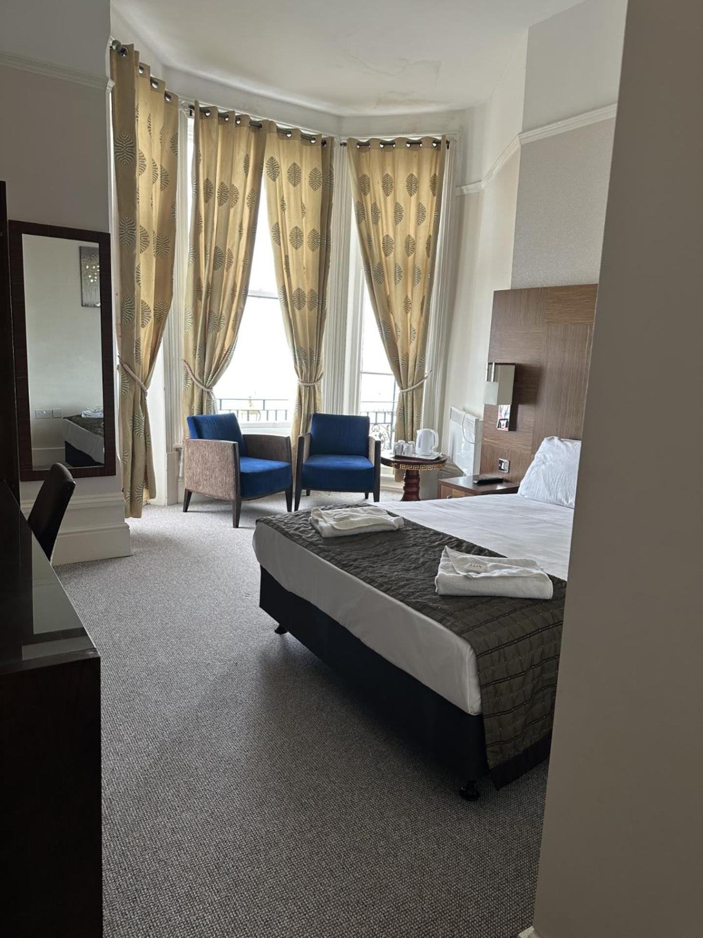 Glastonbury Hotel イーストボーン エクステリア 写真